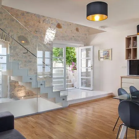 Elegant In With Private Pool And Sea View * Подгора