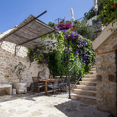 Вілла Elegant In With Private Pool And Sea View Подгора