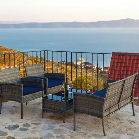 Elegant In With Private Pool And Sea View Подгора