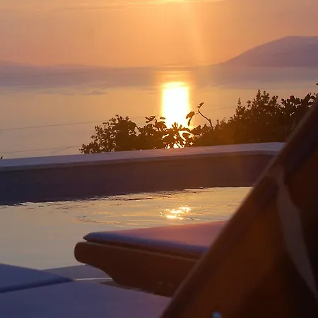 Вілла Elegant In With Private Pool And Sea View Подгора