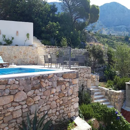 Elegant In With Private Pool And Sea View Вілла Подгора