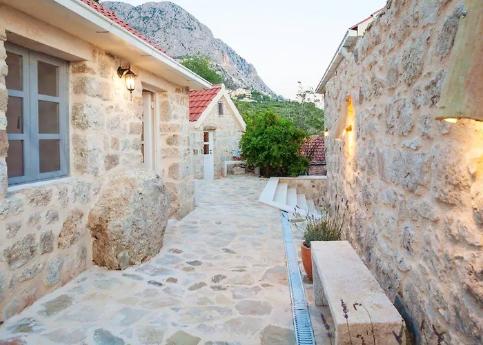 Elegant In With Private Pool And Sea View Villa *