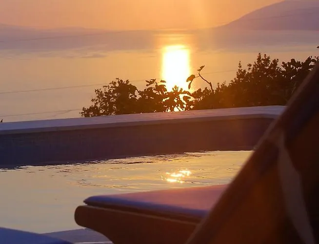 Elegant In With Private Pool And Sea View Villa *