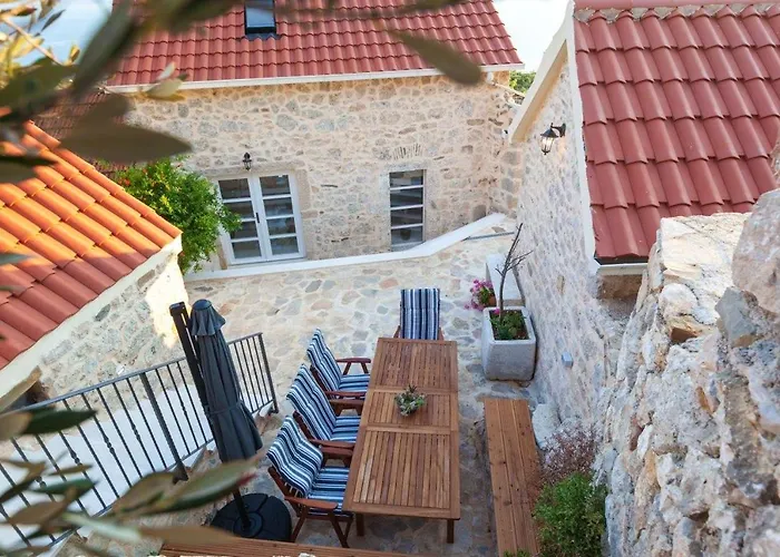 Elegant In With Private Pool And Sea View Villa *