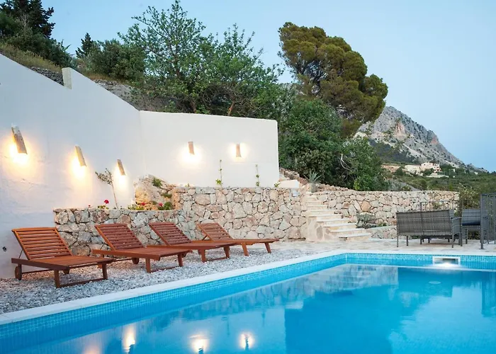 Elegant In With Private Pool And Sea View *