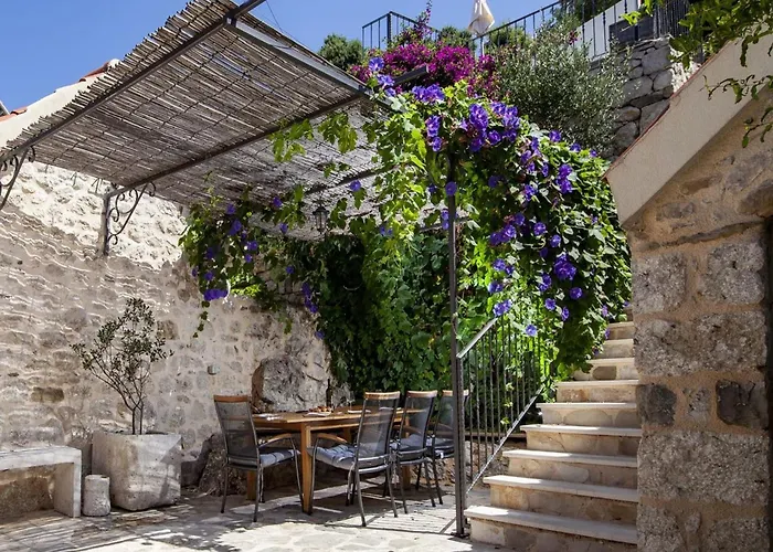 Villa Elegant In With Private Pool And Sea View